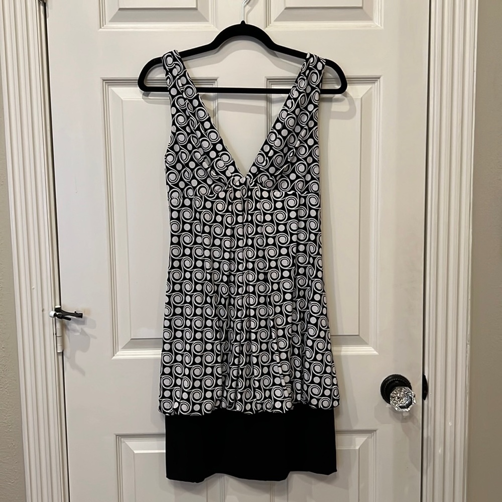 AGB Dress in black and white. Size 10